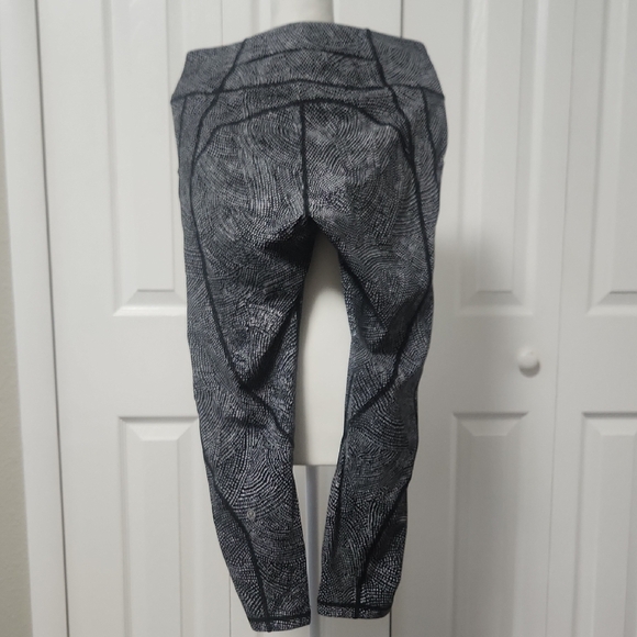 Lululemon Free Spirit Alpine White Black Leggins - Picture 4 of 11